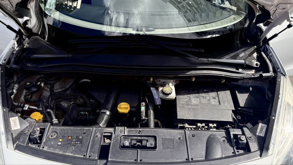 Renault Grand Scenic 2014  дизель 1.5 dCi  290 000 км 10 000 $