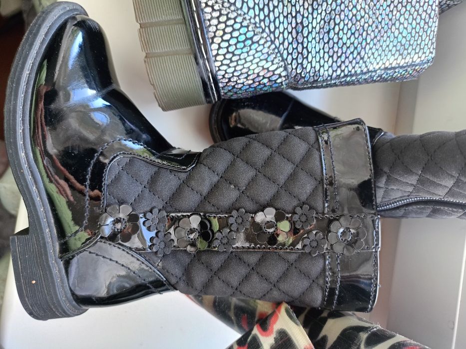 сапожки черевики дівчинці