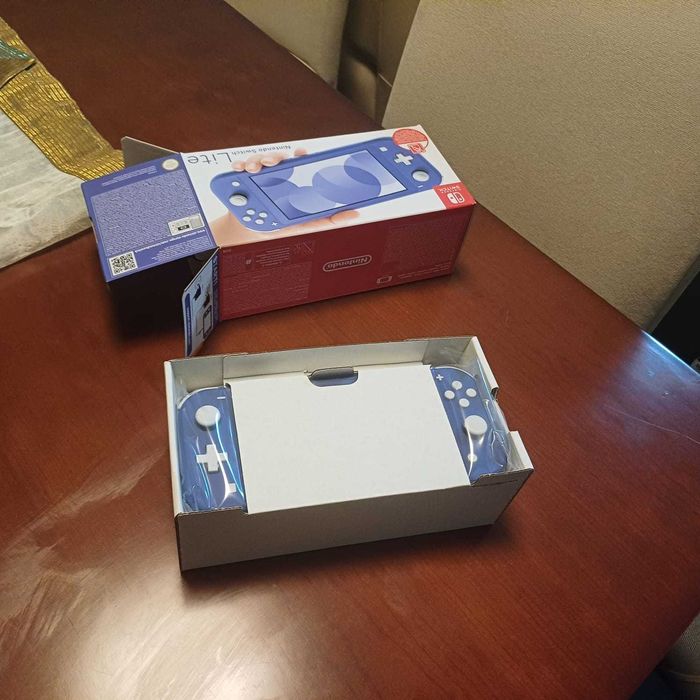 Nintedo Switch Lite (Nova, não usada)