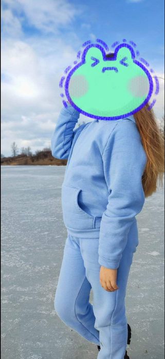 Зимній спортивний костюм для дівчини