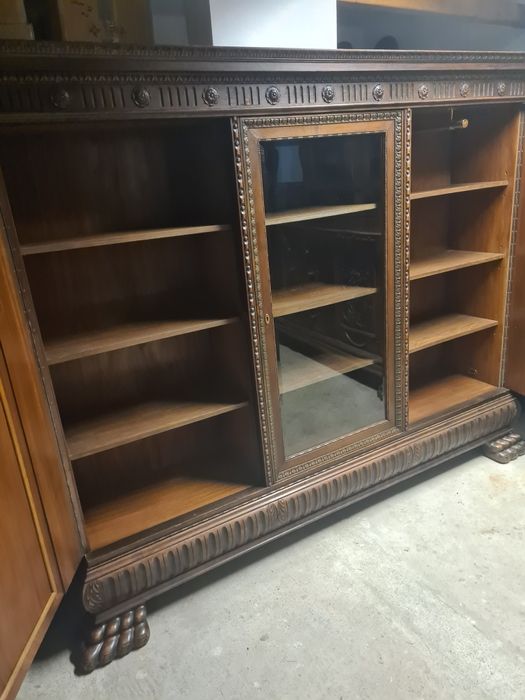 Biblioteka antyk lwie łapy