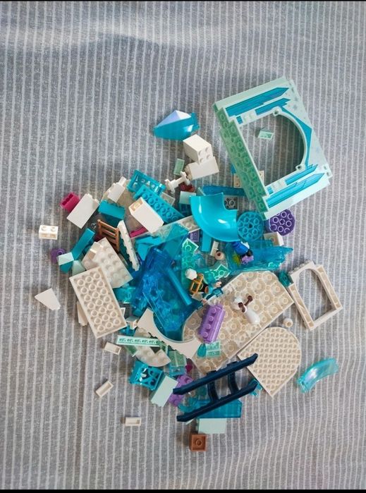 43194 LEGO Disney Anna and Elsa's Frozen Wonderland