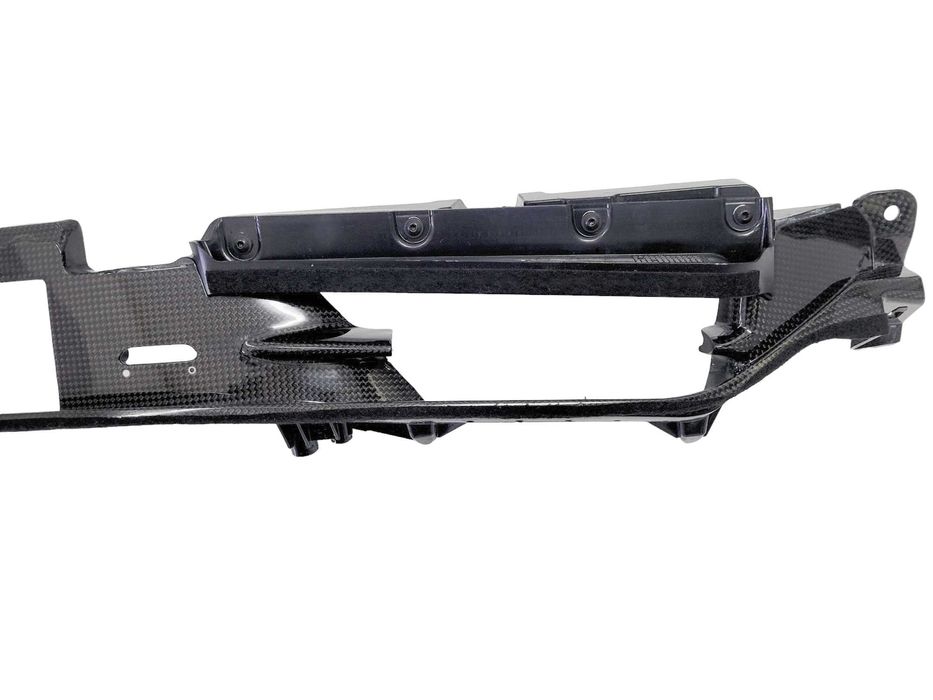 Ferrari 296 - dekor display panel listwa ozdobna deski konsoli carbon