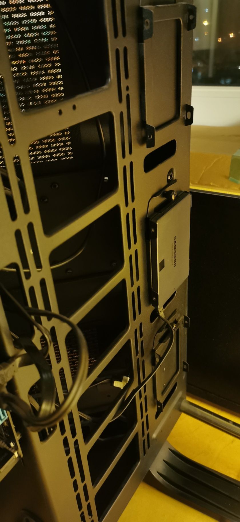 Okazja obudowa thermaltake core p90 z procesorem, ram i ssd z win 10