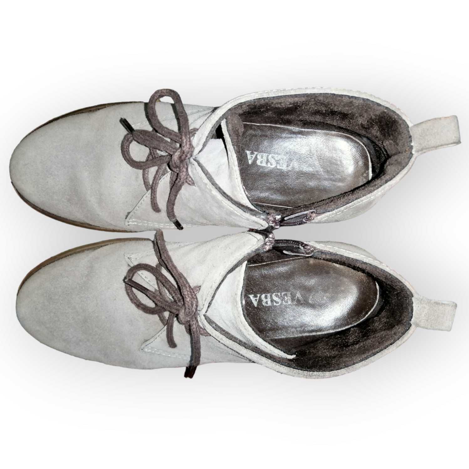 Женские серые ботинки из нубука на шнуровке / Жіночі черевики з нубука