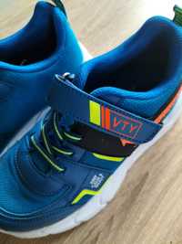 Nowe sneakersy Vty rozmiar 29