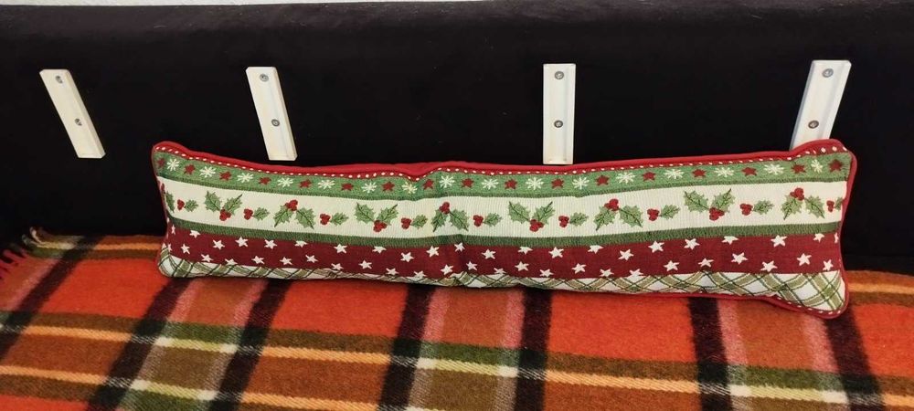 Красивая немецкая гобеленовый валик подушка на диван.