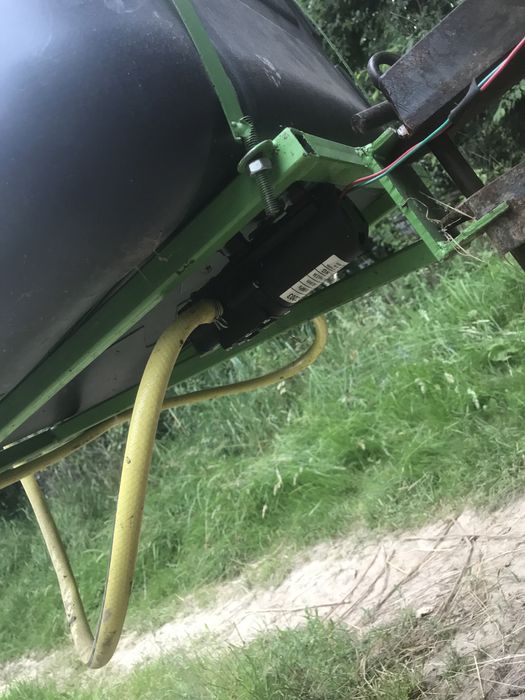 Продаю Оприскувач 5000грн, торг. Обмін оприскувач більше треба 300 л