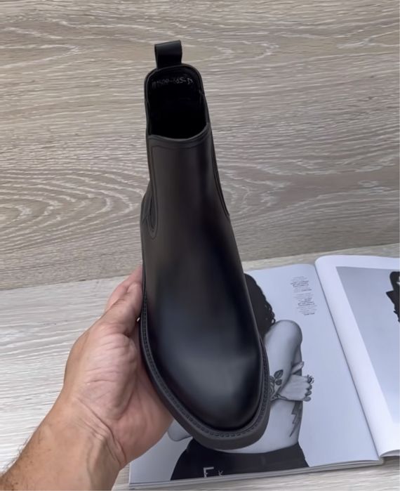 Черевики жіночі.