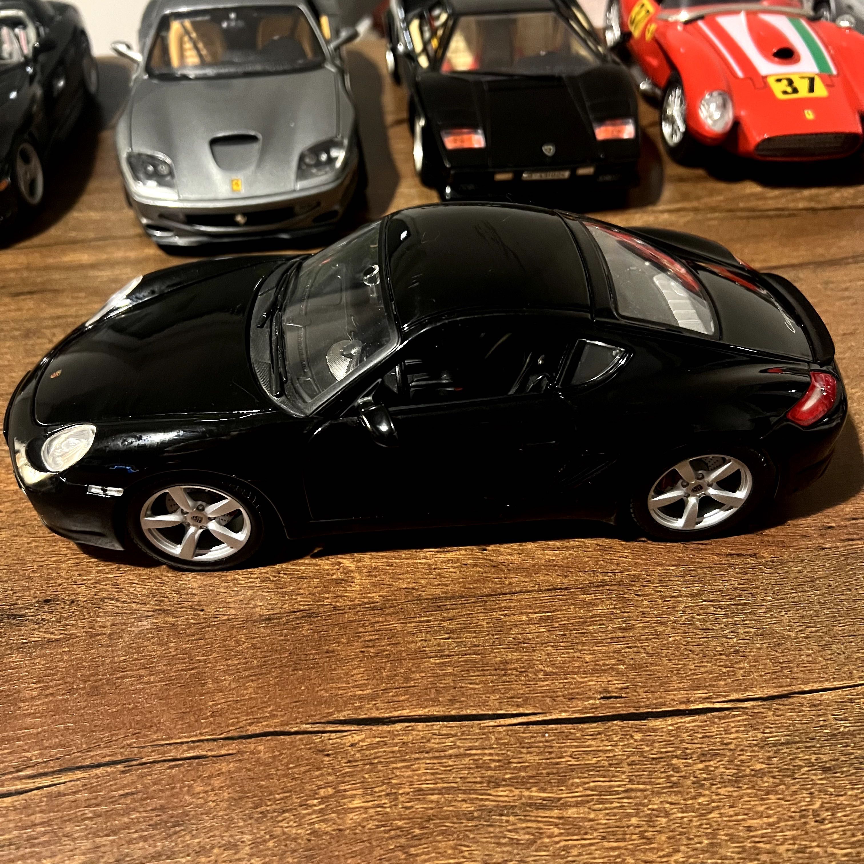 Porsche Cayman S skala 1:18 987c