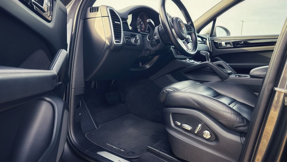 Porche Cayenne E-Hibryd (IVA DISCRIMINADO)