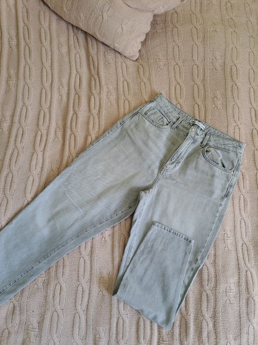 Жіночі джинси в стилі  мом з високою посадкою zara