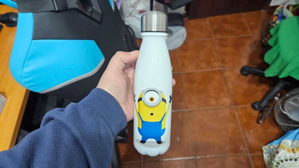 Vendo garrafa dos minimos nova