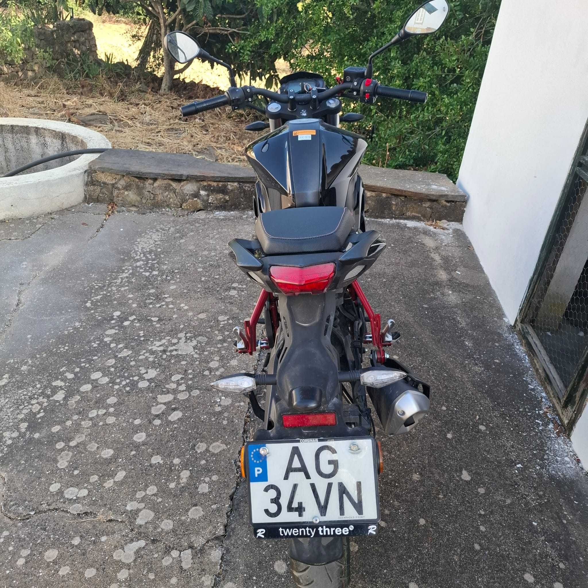 Moto Benelli BN125