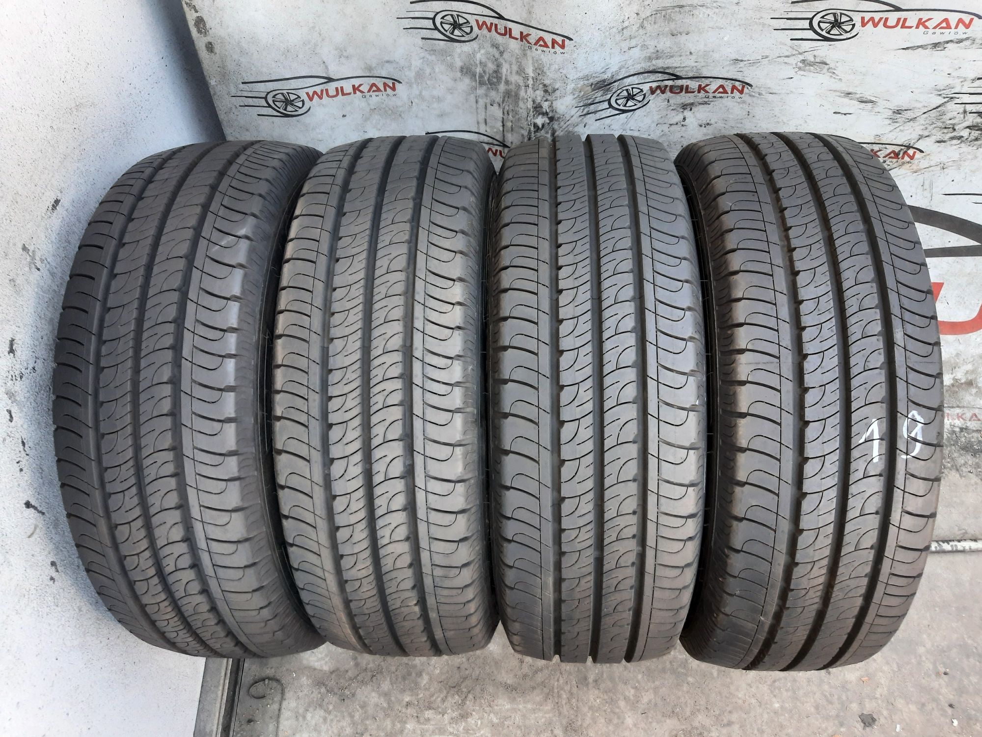 215/65r16C 109T Goodyear Efficient Grip Cargo