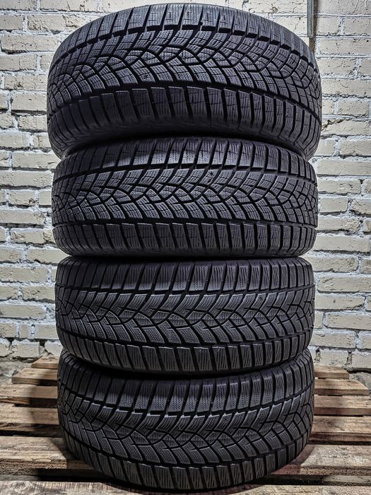 Зимові 215/55r17 GOODYEAR | 8/7mm | 2021 | France | Преміум шини/Ідеал