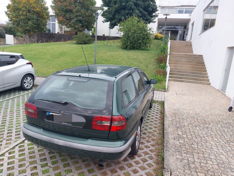 Volvo V40 1.9D 1998 com afazeres