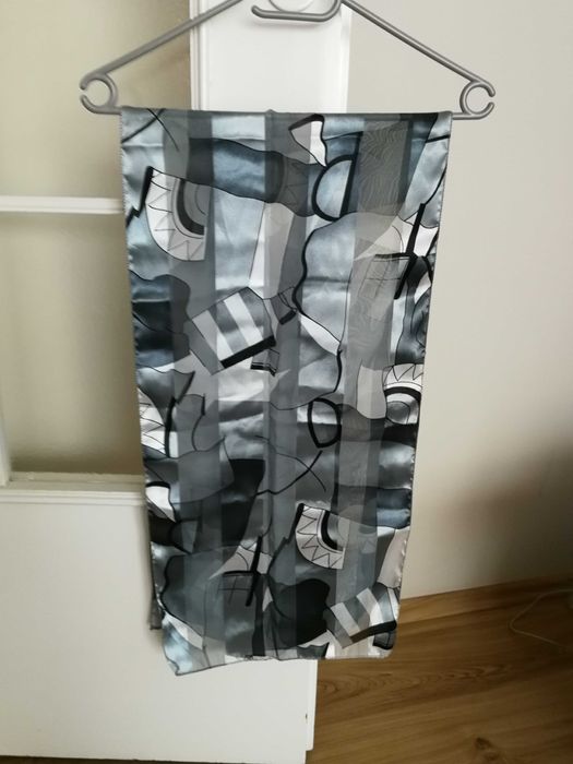 Nowy Szalik apaszka z satyny.