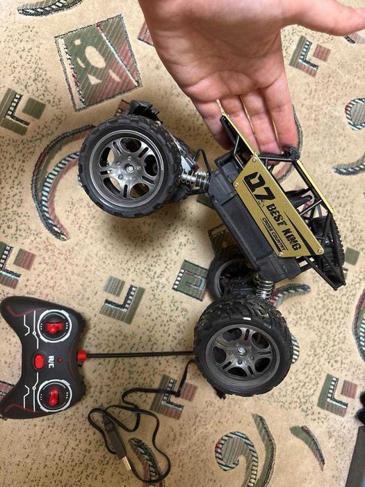 Продам машинку на радио управлении