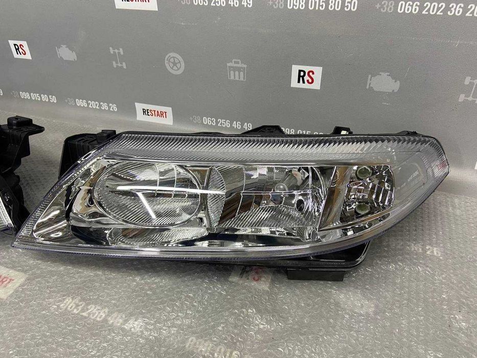 Фара передня, ліва права для Renault Laguna 2 01-05 Рено Лагуна 2