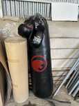 Saco de boxe xin tiger em pele otimo estado + luvas everlast