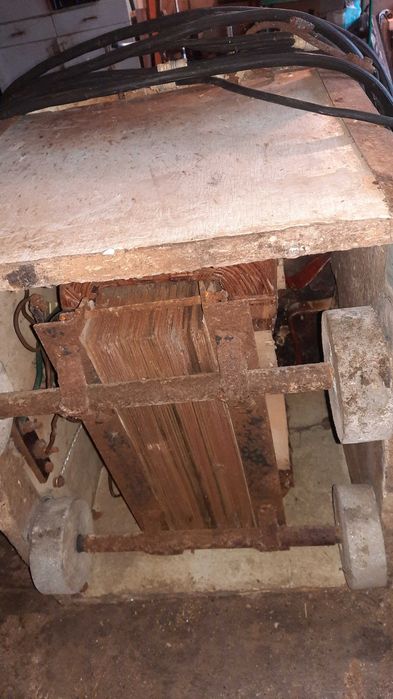 Сварочный пост (зварювальний апарат)