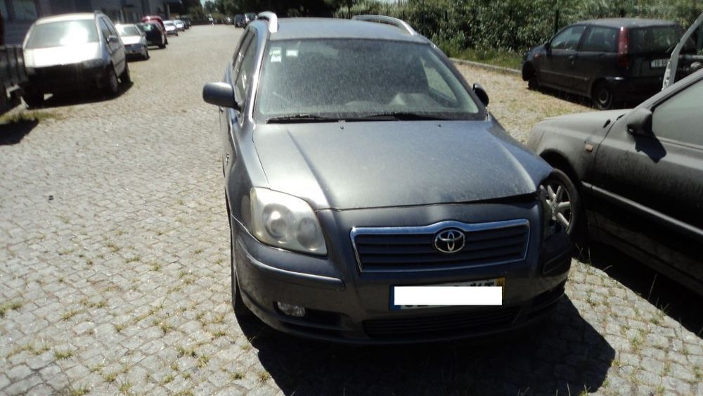 Toyota Avensis Wagon 2.0 D-4D 2004 - Para Peças