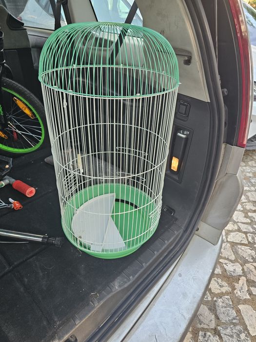 Gaiola usada como nova