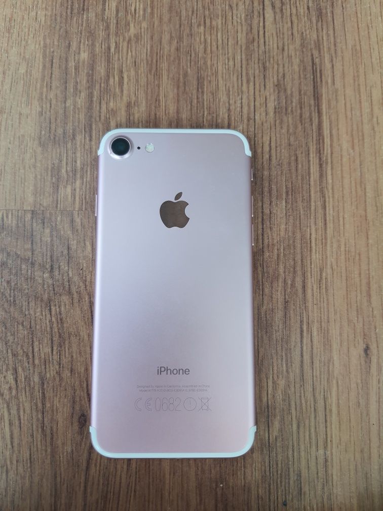 Iphone 7 kondycja baterii 75%, niedziałający mikrofon.