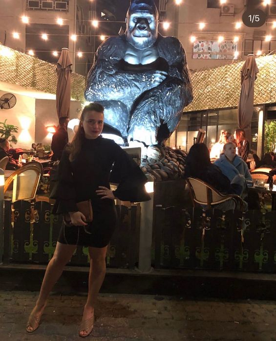 Платье с рукавами клёш