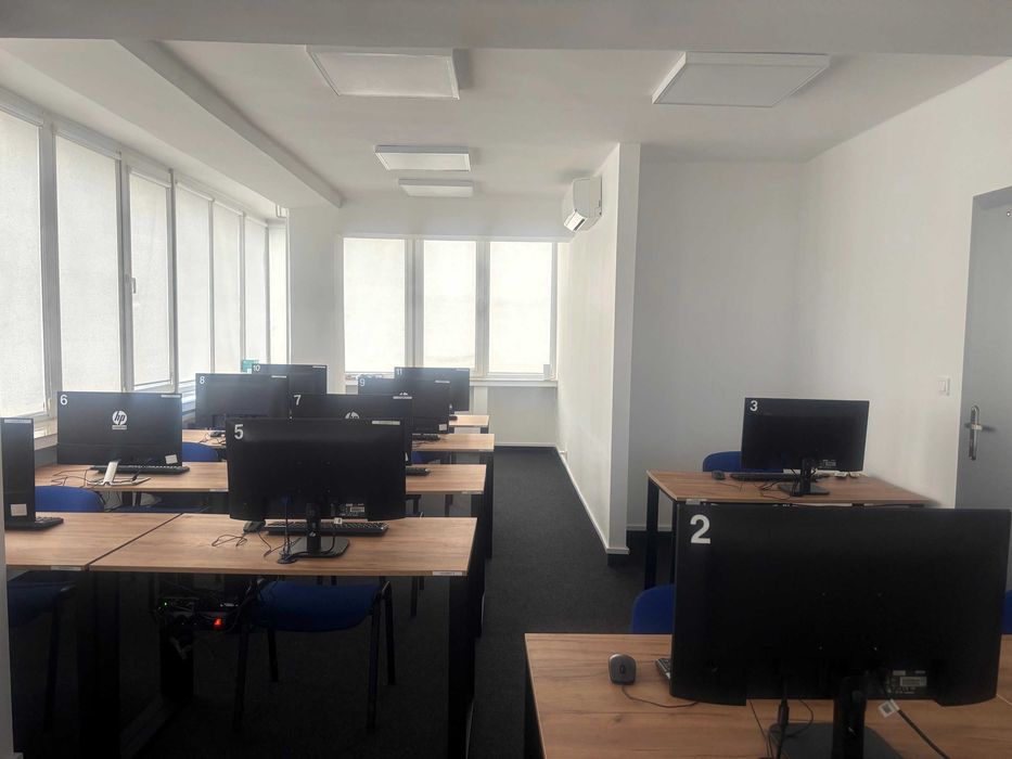 Pracownia komputerowa Sala Katowice wynajem komputerów laptopów 1000zł