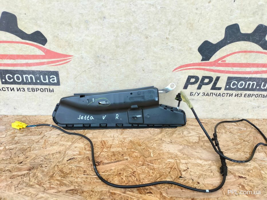 VW Jetta V 05-11 подушка безопасности в сиденье правая 1K4880242D