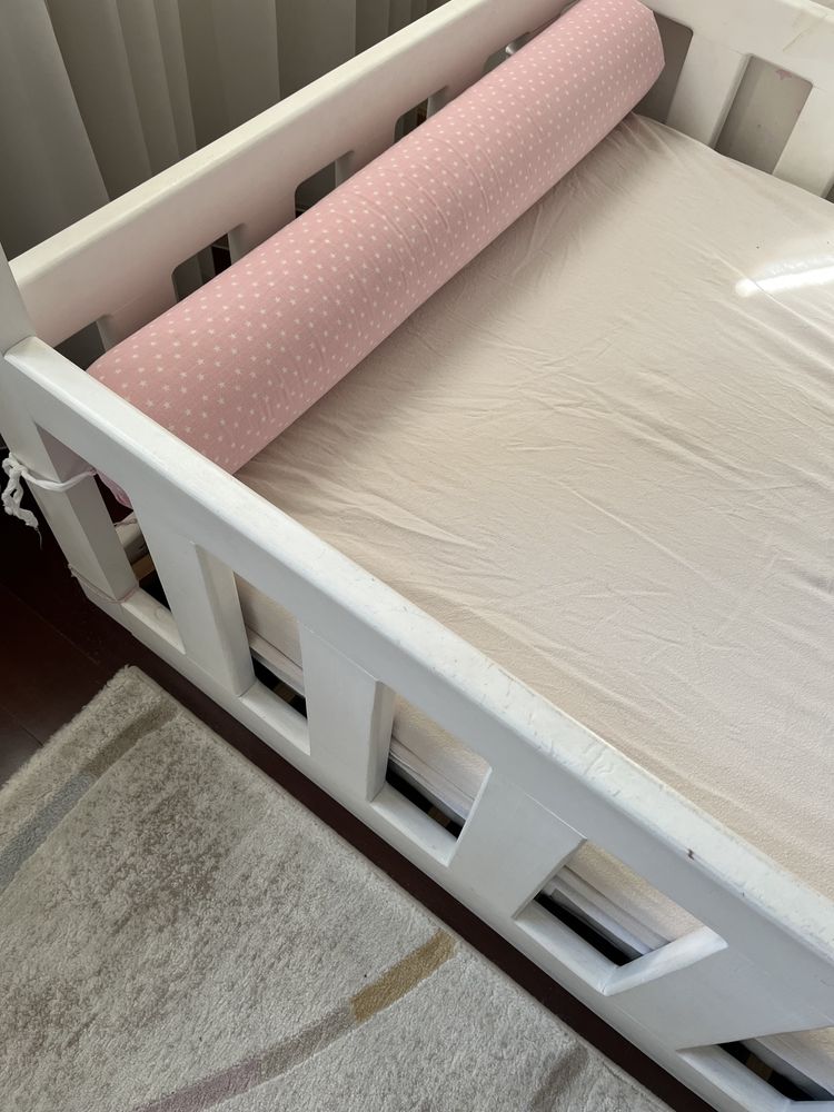 Cama criança montessori/ casinha