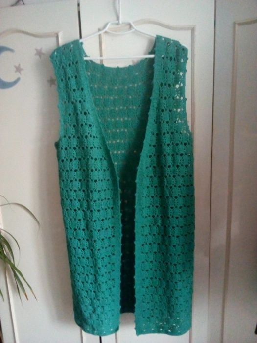 Жилет вязаный. Ручная работа.