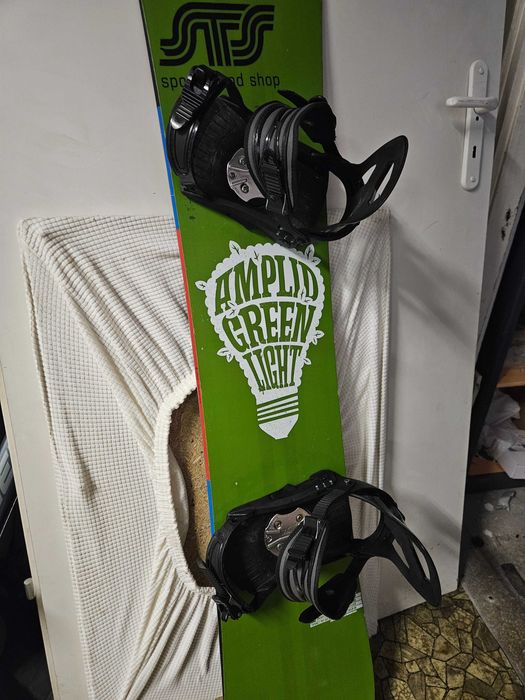 Deska snowboardowa Aplid 166cm 165cm z wiązaniami