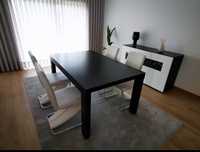 Mesa e cadeiras de sala