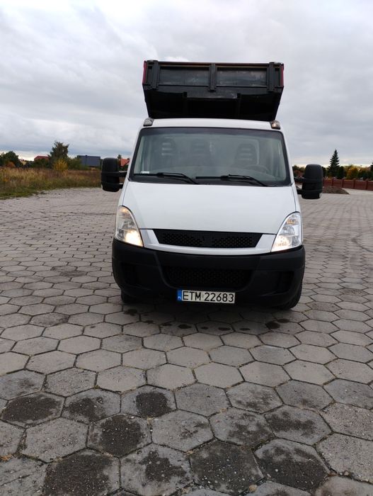 Iveco daily 2.3 z 2011 roku blizniam wywrotka mały przebieg nowe opony