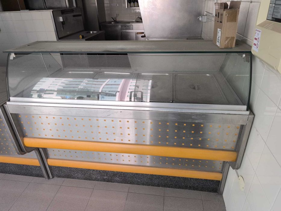 Equipamentos Hotelaria - Churrasqueira/Vitrines/Bancadas