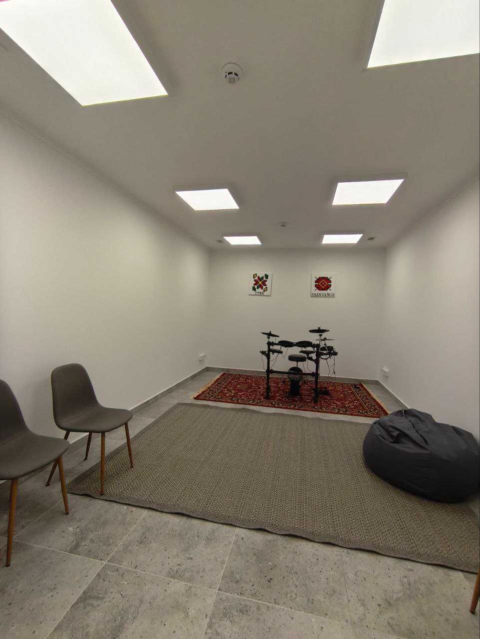 Оренда комерційного приміщення 98 м.кв. 800$