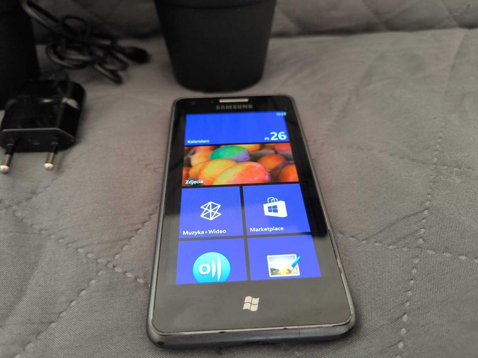 Samsung Omnia M 4' cale Windows Phone 7.8, 5MP WiFi Bluetooth