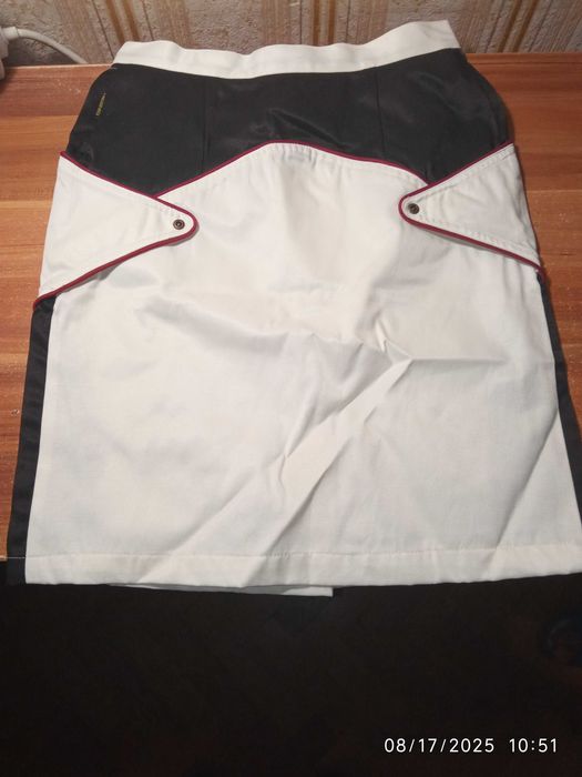 ЛОТ на Дівчинку: НОВІ Спідниці та Джинси 25 Євро/М/152-158/12-15 Років