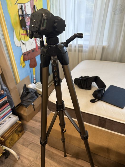Штатив для фотоапарату
