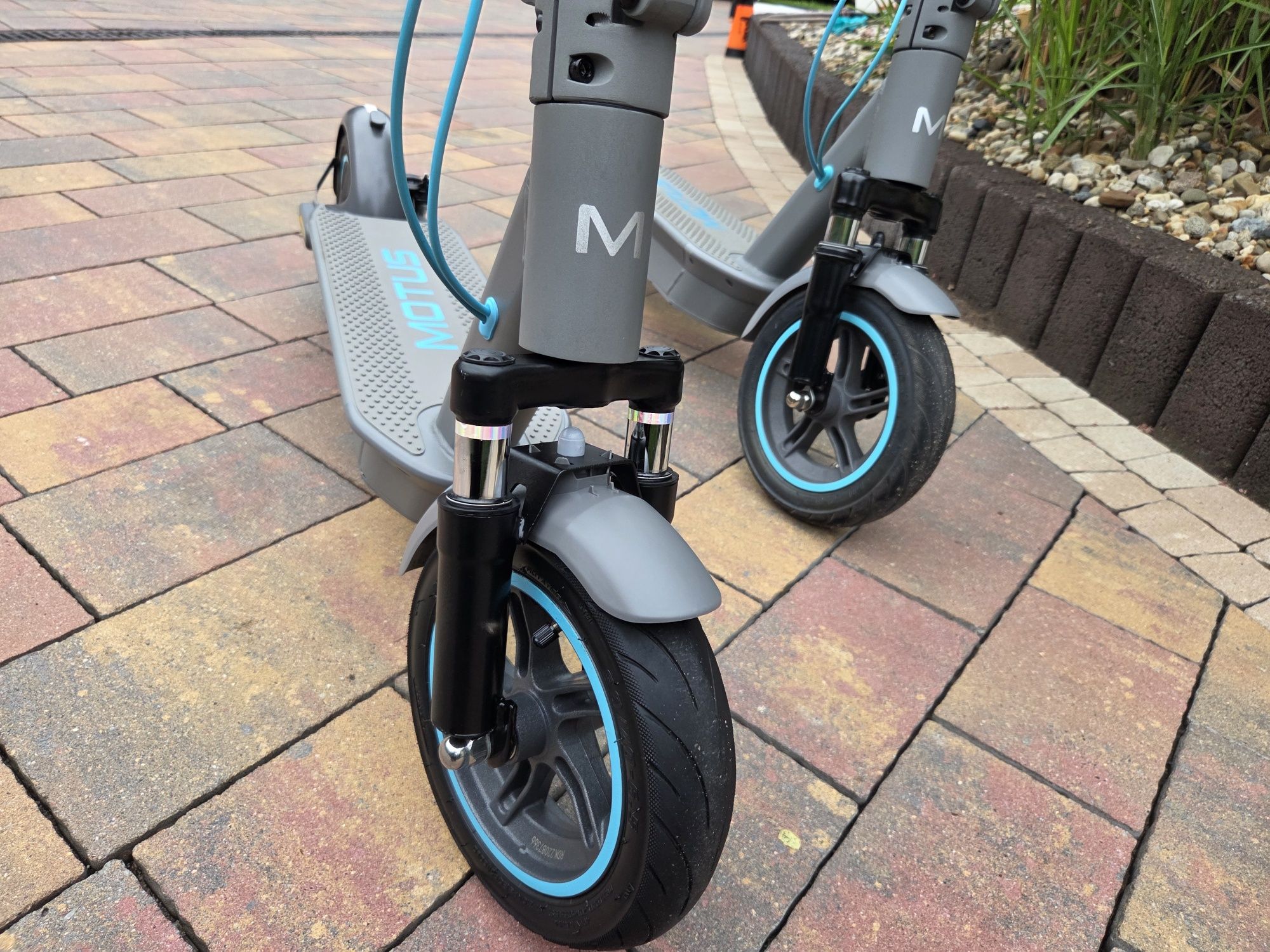 Hulajnoga elektryczna Motus SCOOTY 10 PLUS MOTUS 2 szt.