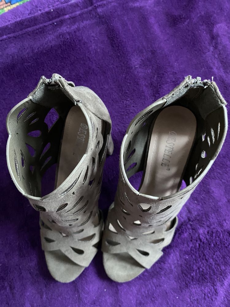 Buty na wysokim obcasie 38