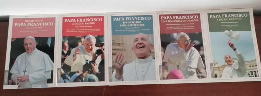 Livros "Palavras e Orações do Papa Francisco"