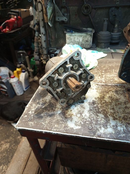 Продам пускач МТЗ -80,імамляний насос  НШ