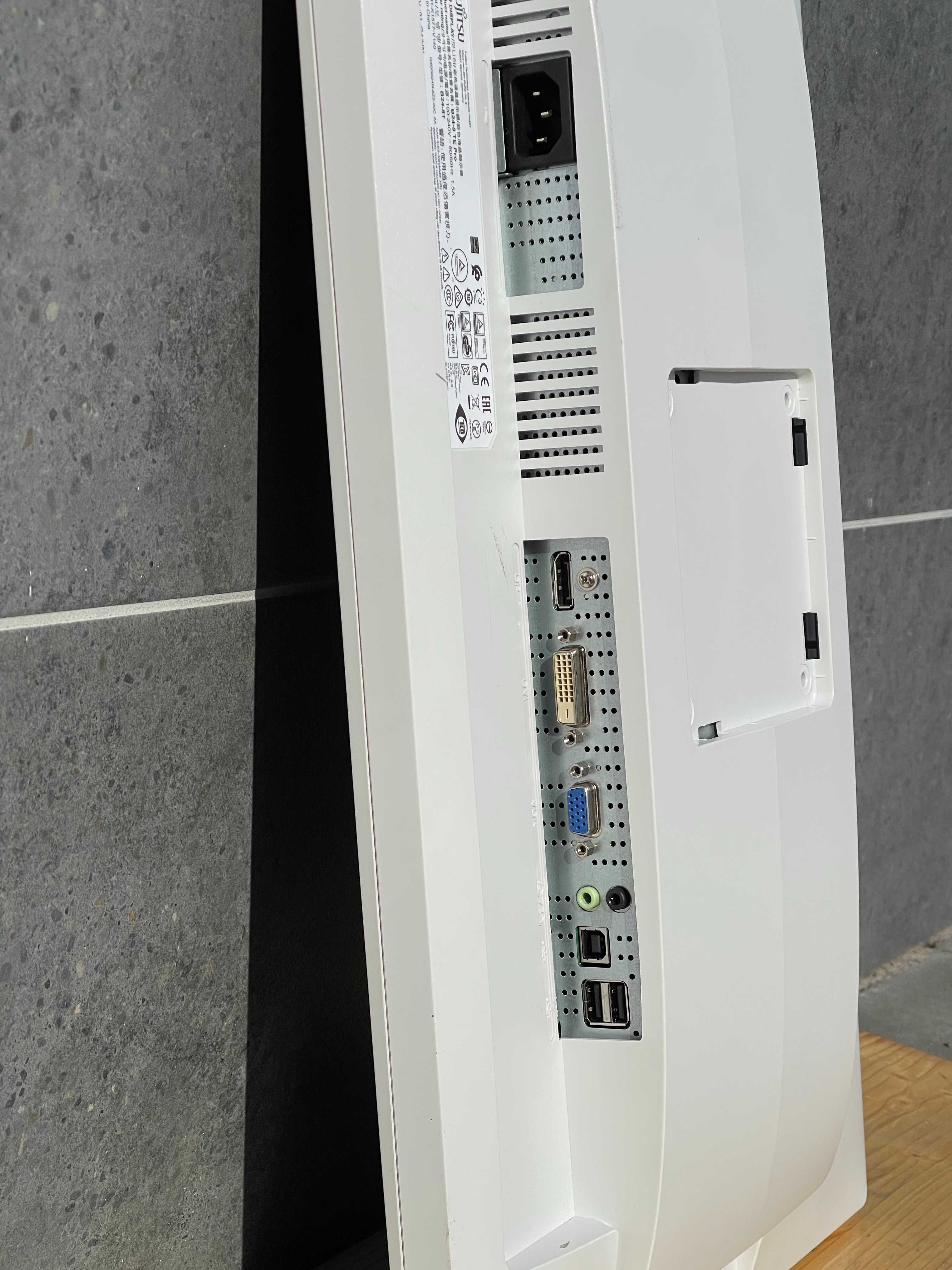 Уцінка! Монітор Fujitsu B24-8/24"/FHD/LED/IPS/16:9/250 кд/м²/Гарантія