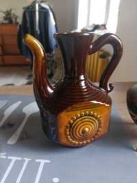 Piękny czajniczek porcelanowy wazonik
