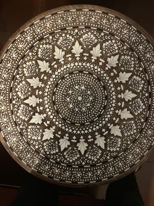 Mesa de centro ou de canto decorada