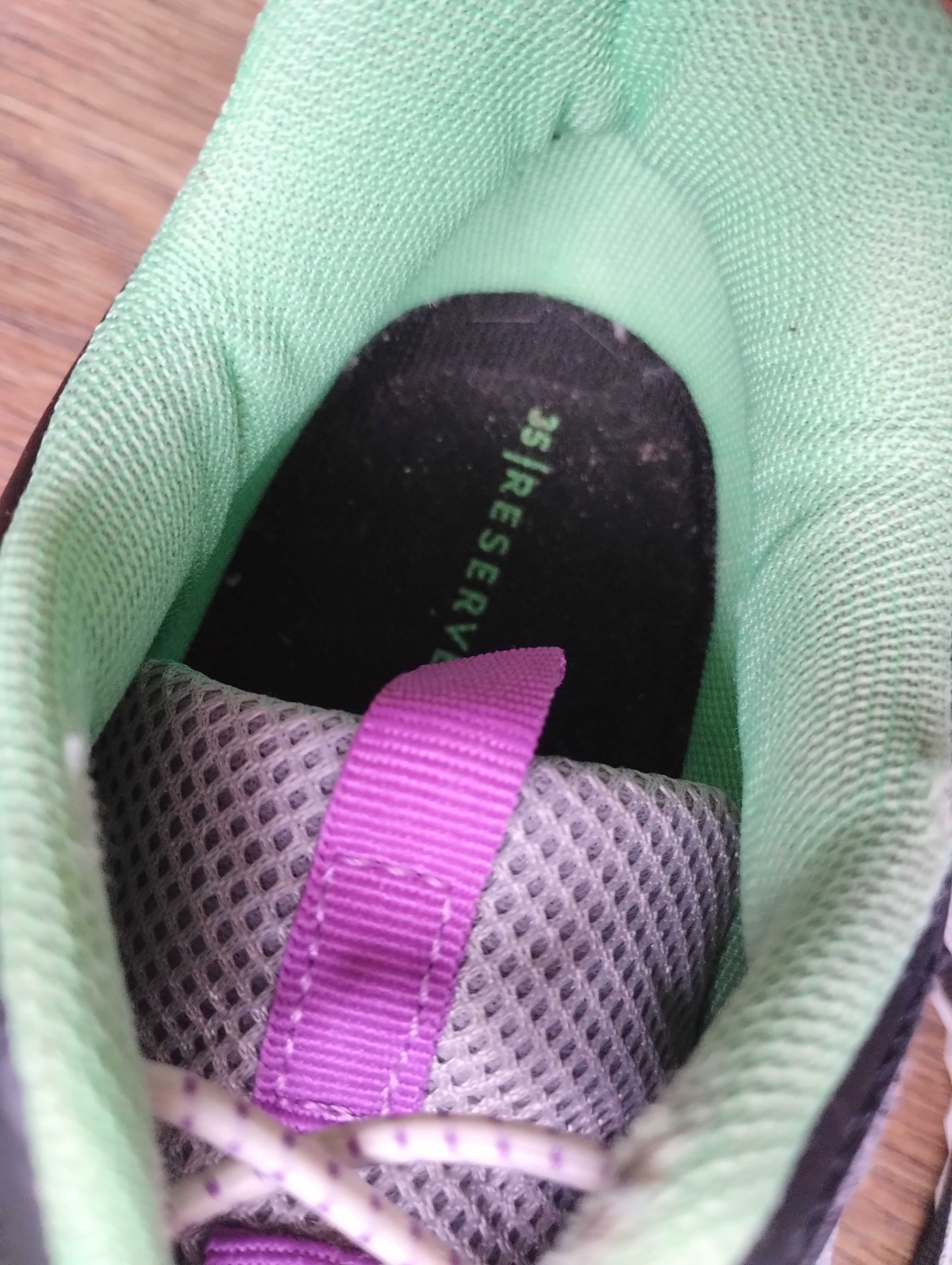 Kolorowe sneakersy na grubej podeszwie